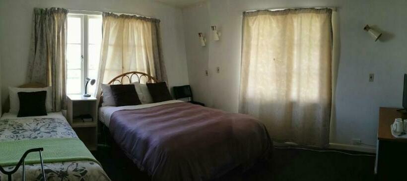 Rainbow Motel & Guest House