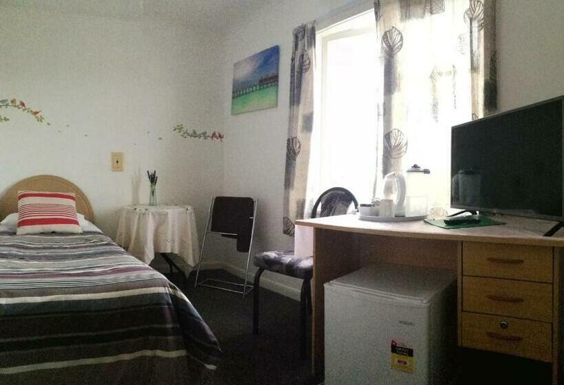 Rainbow Motel & Guest House