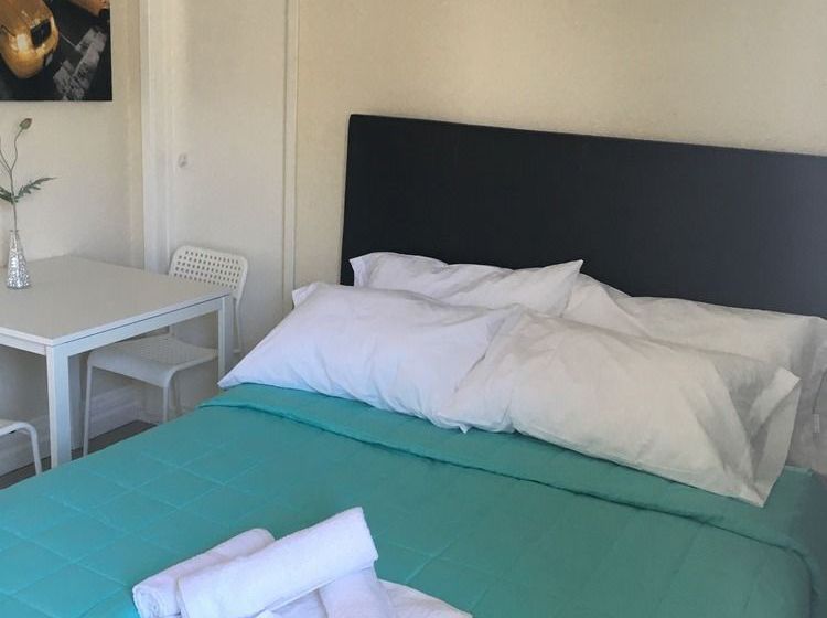 فندق على الطريق The Ramona Inn