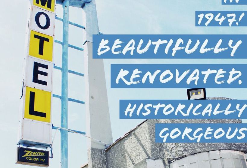 فندق على الطريق The Ramona Inn