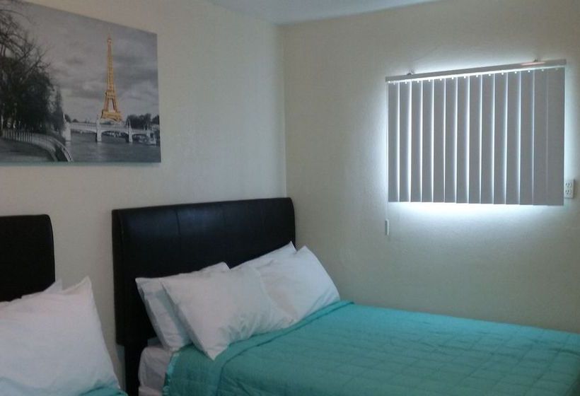 فندق على الطريق The Ramona Inn