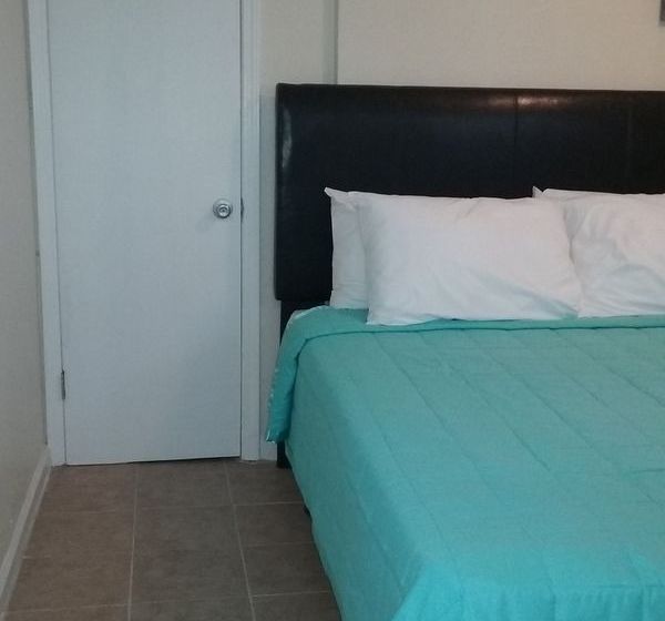 فندق على الطريق The Ramona Inn