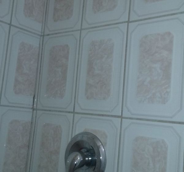 فندق على الطريق The Ramona Inn