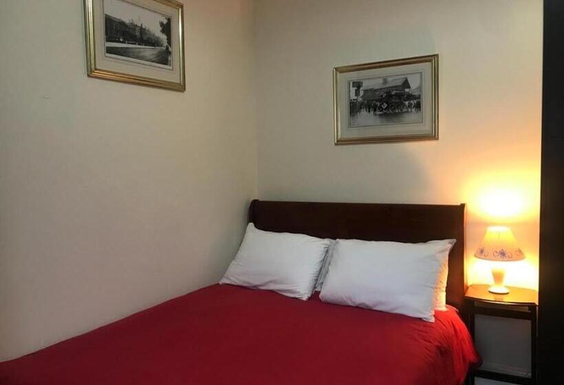 Общежитие Heathrow Stay