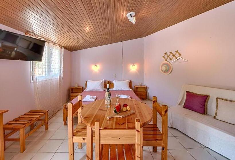 Anemos Studios & Apartments