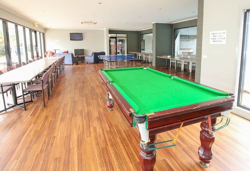 Aquarius Apartments And Cabins