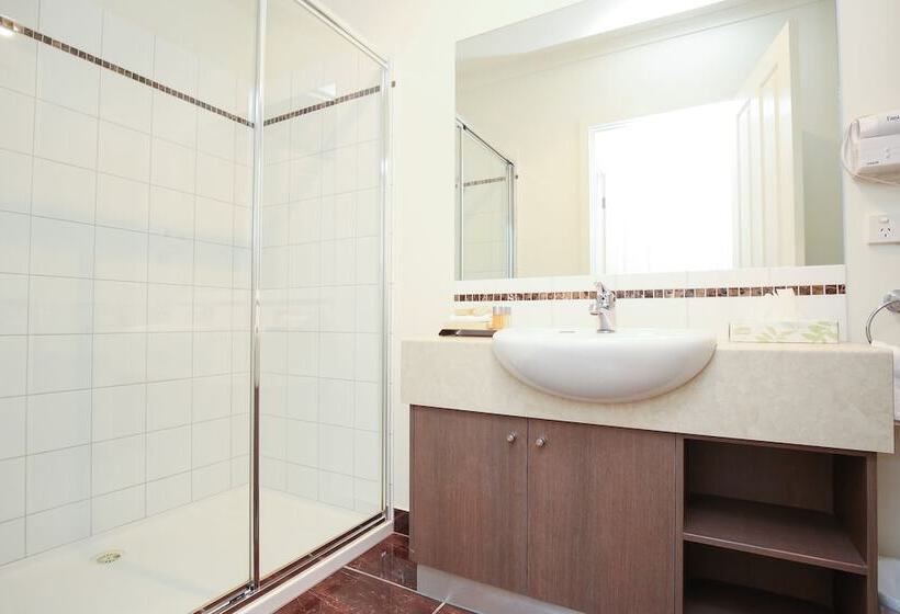 Aquarius Apartments And Cabins