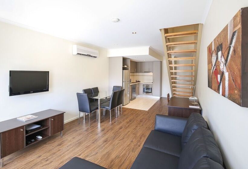 Aquarius Apartments And Cabins