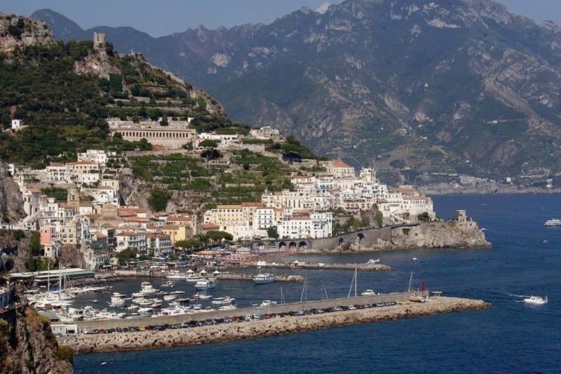 تختخواب و صبحانه Amalfi Luxury House