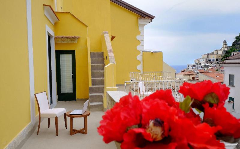 تختخواب و صبحانه Amalfi Luxury House