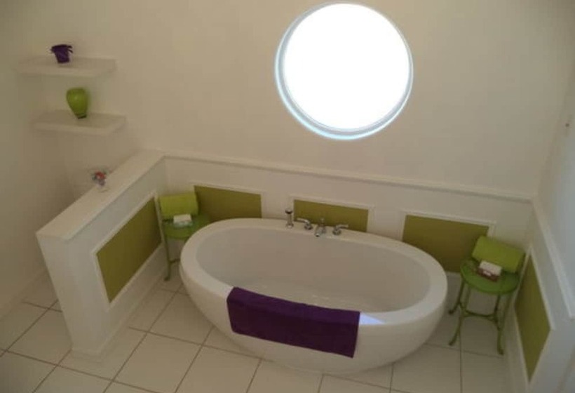 민박 Enchanted Rainforest Guesthouse