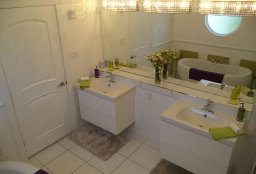 민박 Enchanted Rainforest Guesthouse