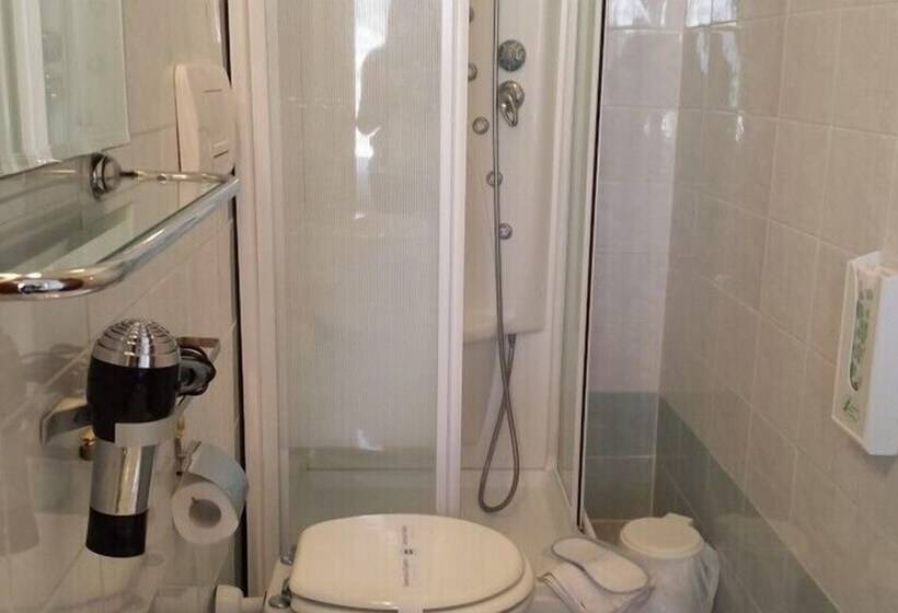 تختخواب و صبحانه Galleria Frascati Rooms And Apartment