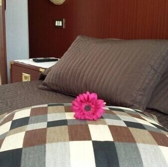 تختخواب و صبحانه Galleria Frascati Rooms And Apartment