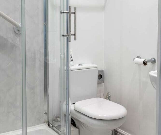 تختخواب و صبحانه Sea Breezes Guest House