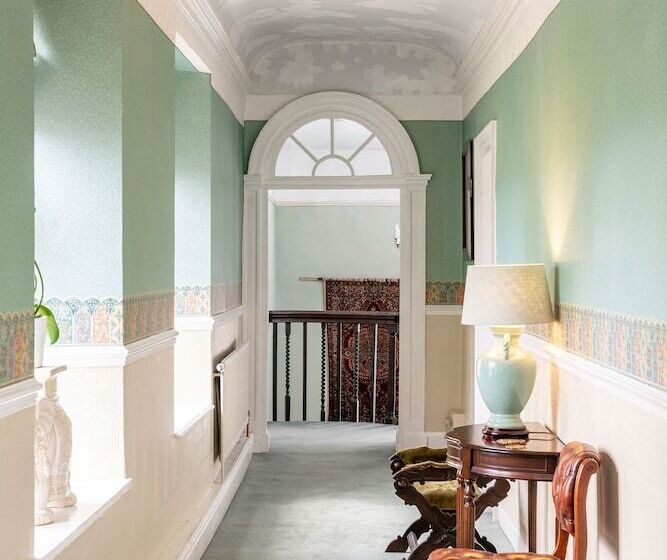 مبيت وإفطار The Old Parsonage