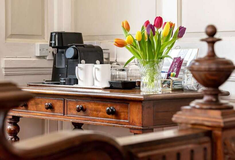 مبيت وإفطار The Old Parsonage