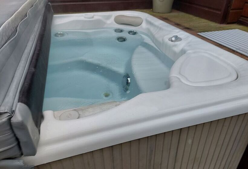 Bed and Breakfast The Steadings Log Cabins