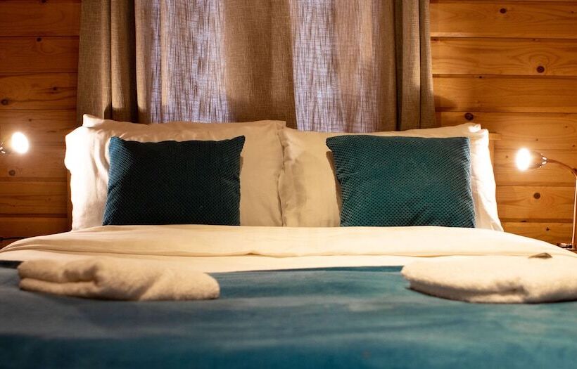 Bed and Breakfast The Steadings Log Cabins