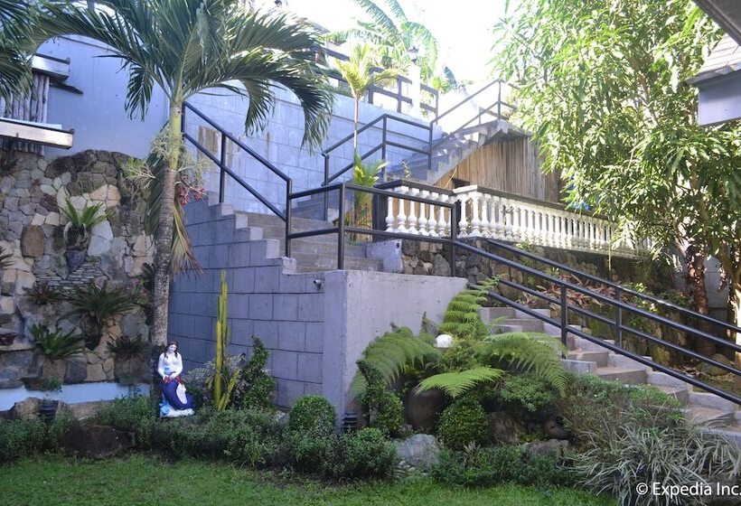 Chateau Beatrice Bed & Breakfast