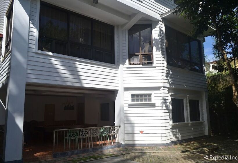 Chateau Beatrice Bed & Breakfast