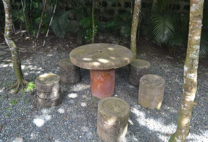 Chateau Beatrice Bed & Breakfast