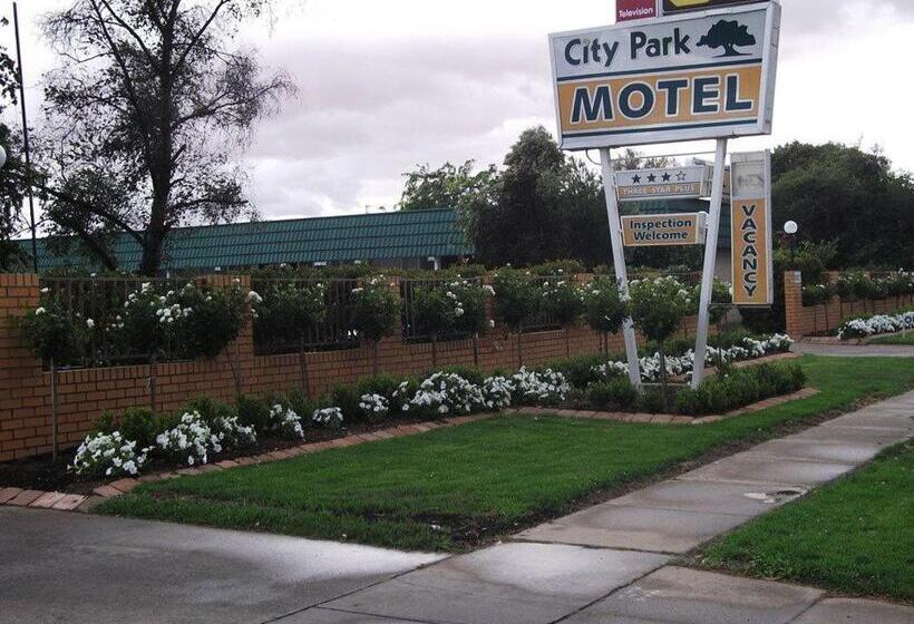 City Park Motel And Apartments