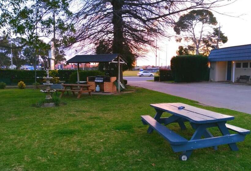 City Park Motel And Apartments