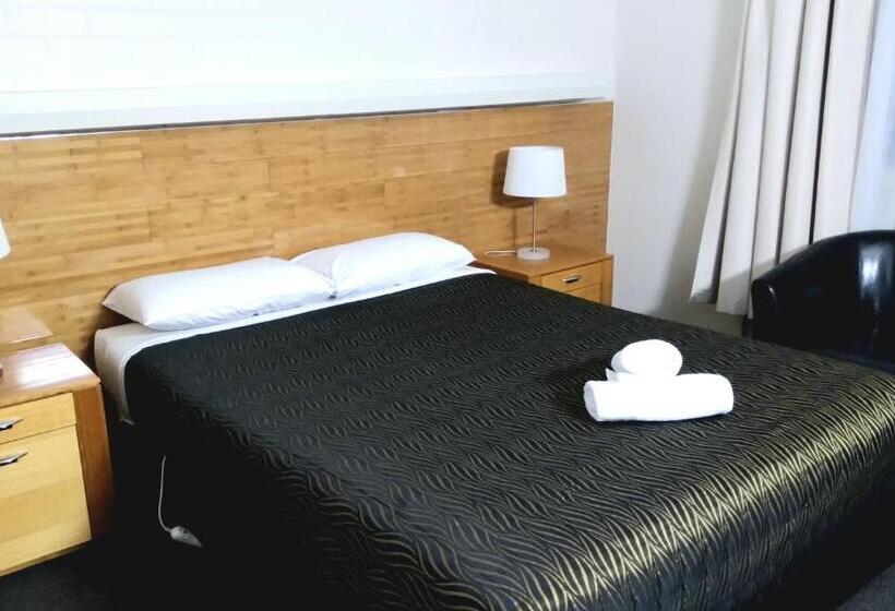 City Park Motel And Apartments