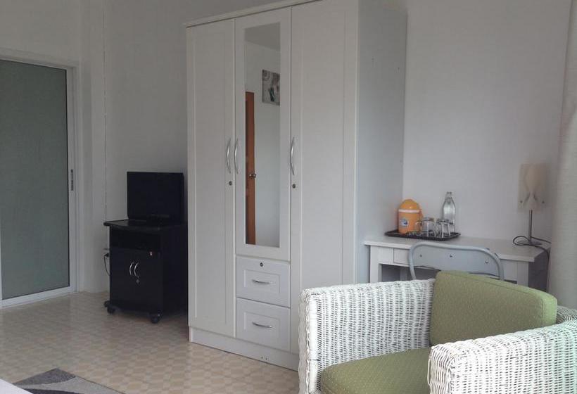 Corner Cafe Bed And Breakfast