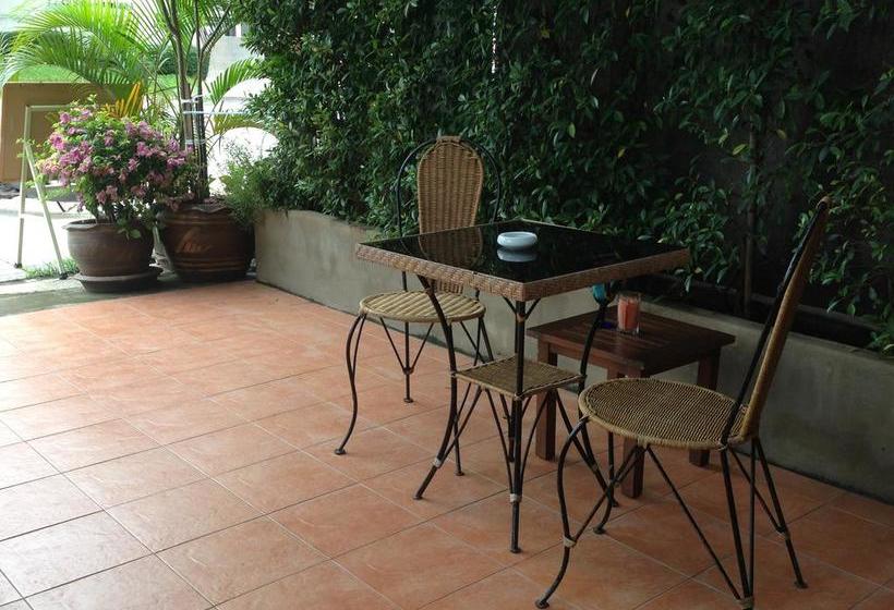 Corner Cafe Bed And Breakfast