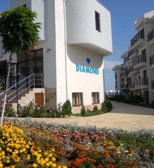 Diamond Apart Complex