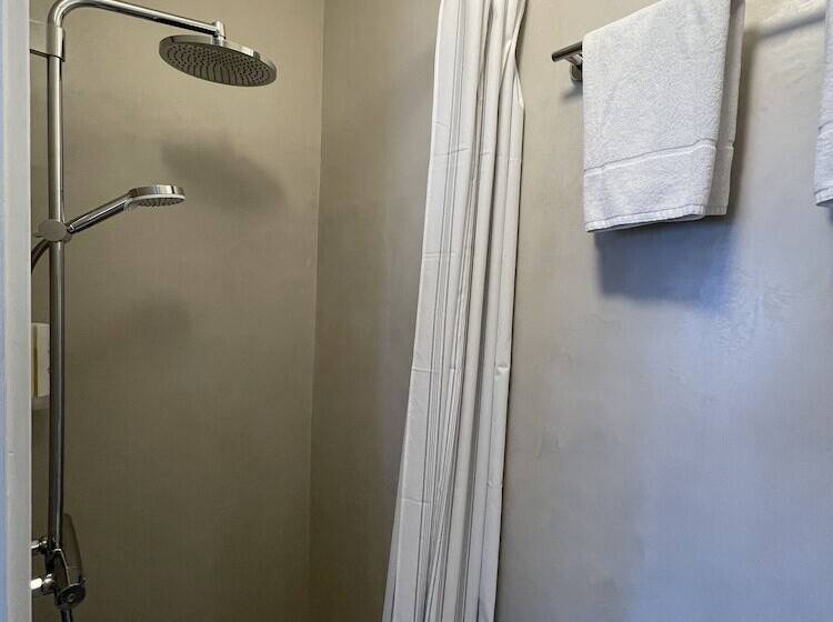 مبيت وإفطار Annex