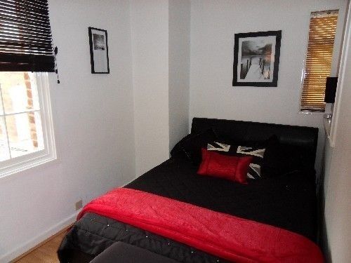 Holly House Bed & Breakfast & Apartments