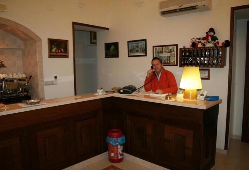 호텔 Albergo Vittoria