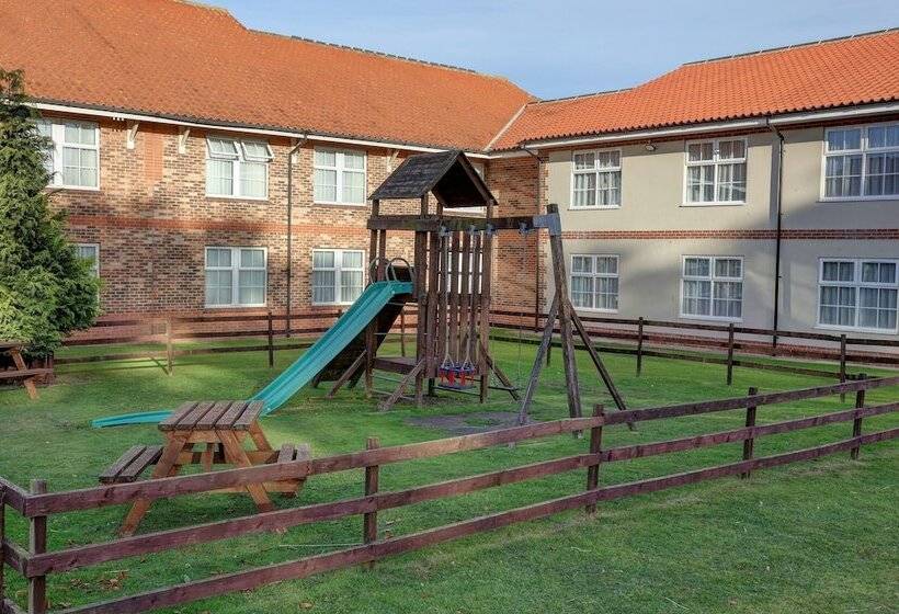 Отель Allerton Court