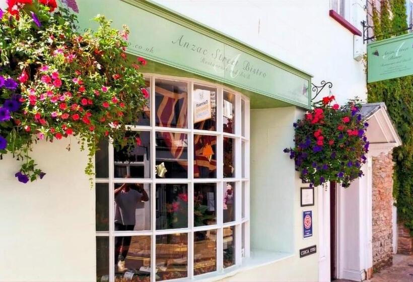 هتل Anzac Street B+bistro