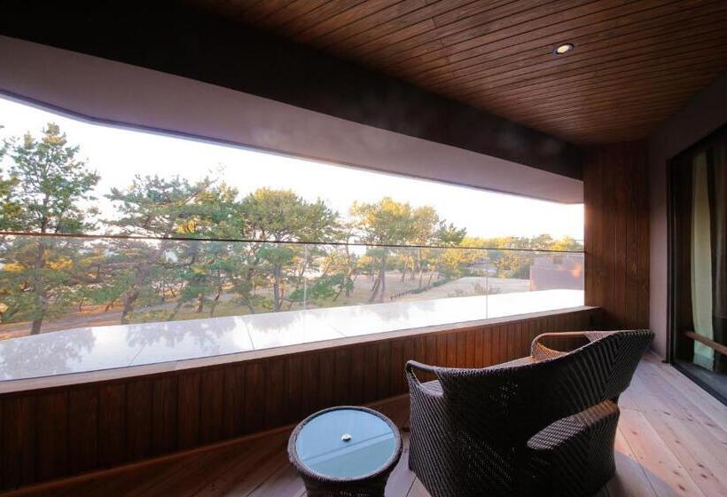 هتل Awaji Hamarikyu