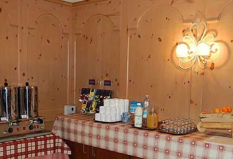 فندق Baita Della Luna