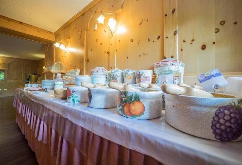 فندق Baita Della Luna