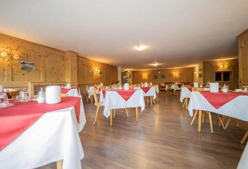 فندق Baita Della Luna