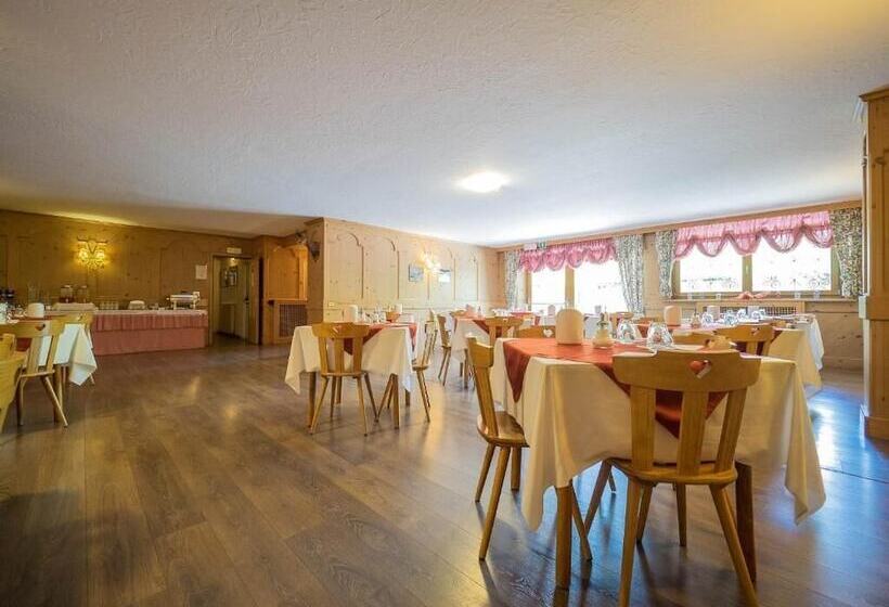 فندق Baita Della Luna