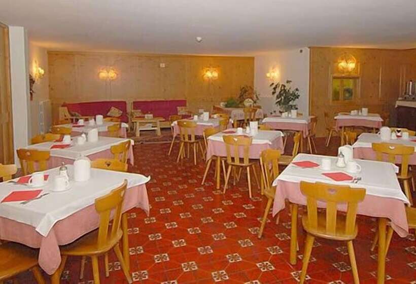 فندق Baita Della Luna