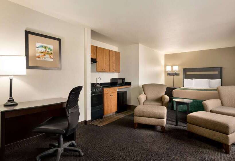 هتل Baymont By Wyndham Glendive