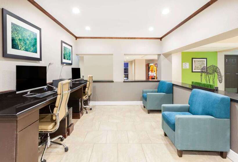 酒店 Baymont By Wyndham Midland Center