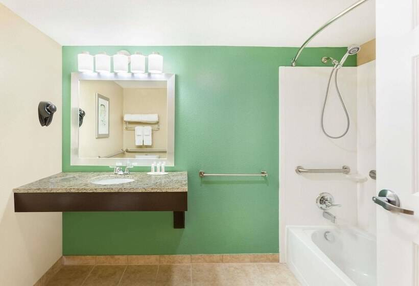 酒店 Baymont By Wyndham Midland Center