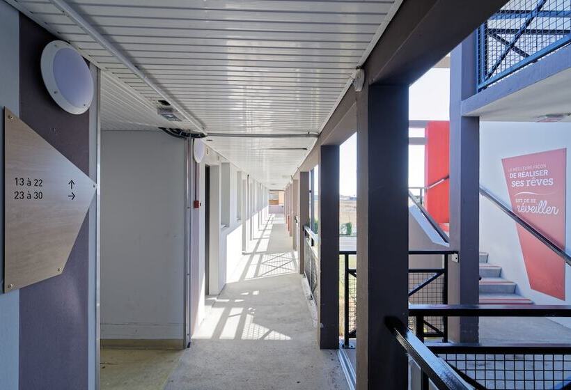 B&b Hotel Chateauroux Aéroport