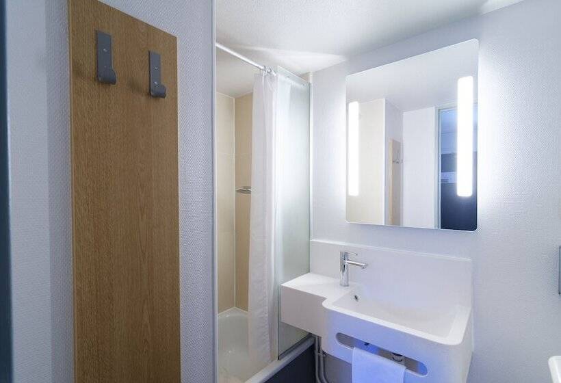 B&b Hotel Chateauroux Aéroport