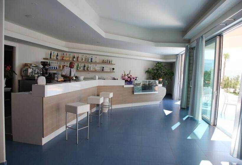 Отель Blue Bay Resort