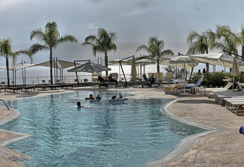 호텔 Blue Bay Resort